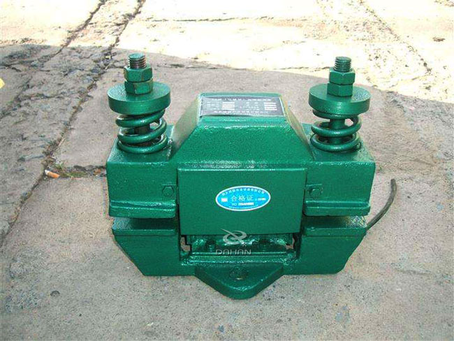 电磁仓壁振动器